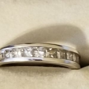 Size 6 14kwhite gold princess cut ring